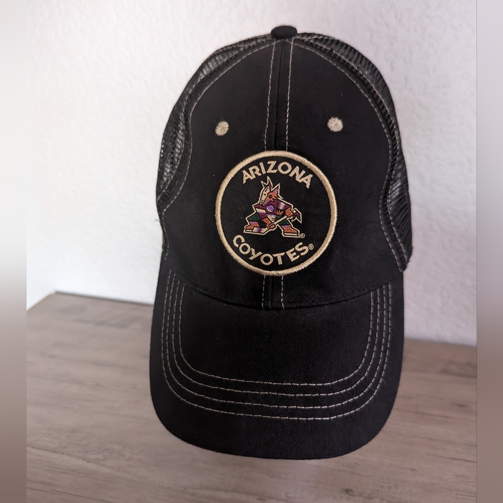 Arizona Coyotes Gila River Hotels & Casinos Baseball Trucker Hat Cap SnapBack